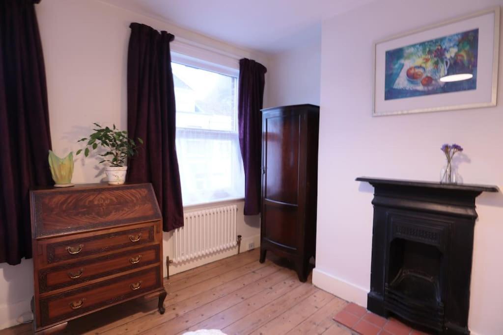 Cute Cottage 5 Min Walk From Cafes Station And Sea Хейстингс Екстериор снимка
