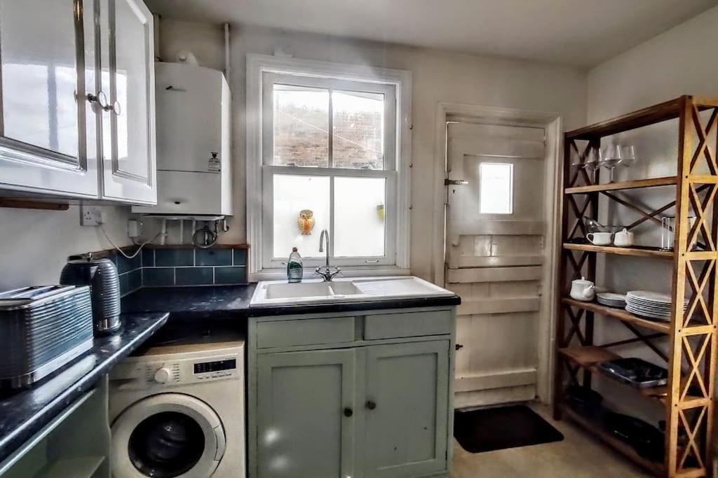 Cute Cottage 5 Min Walk From Cafes Station And Sea Хейстингс Екстериор снимка